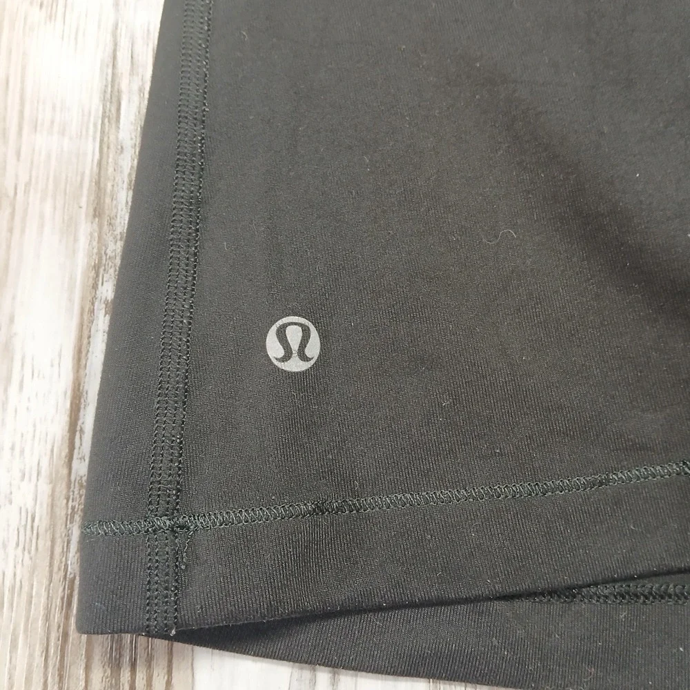 Lululemon Black Strappy Halter Racerback Yoga Tank Top with Built-in Bra Size 8